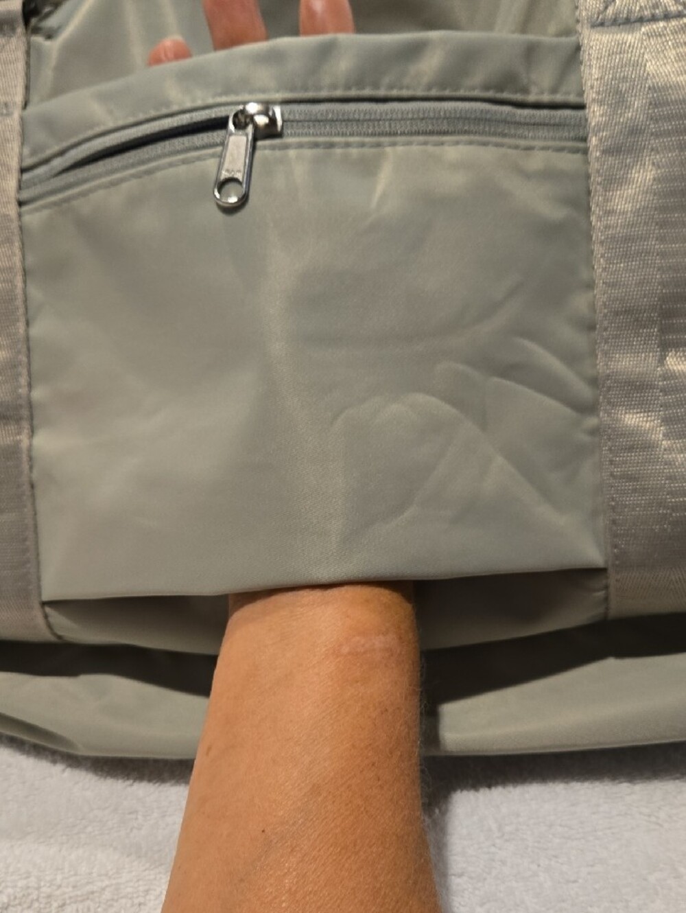 Lightweight Duffel Bag in Light Green - Picture 7 of 16